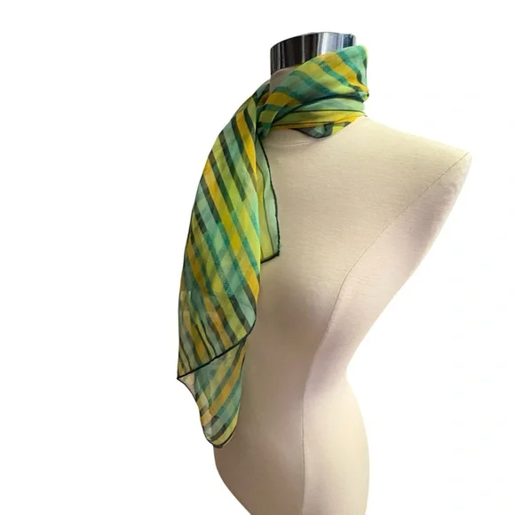 🔴5 for $40 SALE!
Vintage Multi Colored Square Polyester Scarf - Picture 10 of 11